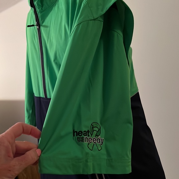 NWT Men's Cutter & Buck WeatherTec Packable Wind Shirt - Picture 3 of 9